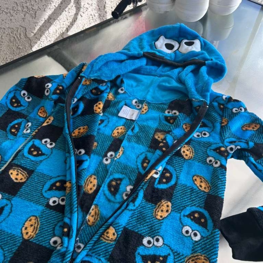 Blue Cookie Monster Adult Onesie NEW - Picture 2 of 2